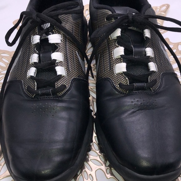 Men’s Nike Golf Shoes Black with Silver Swish Size 9.5 - Picture 3 of 9